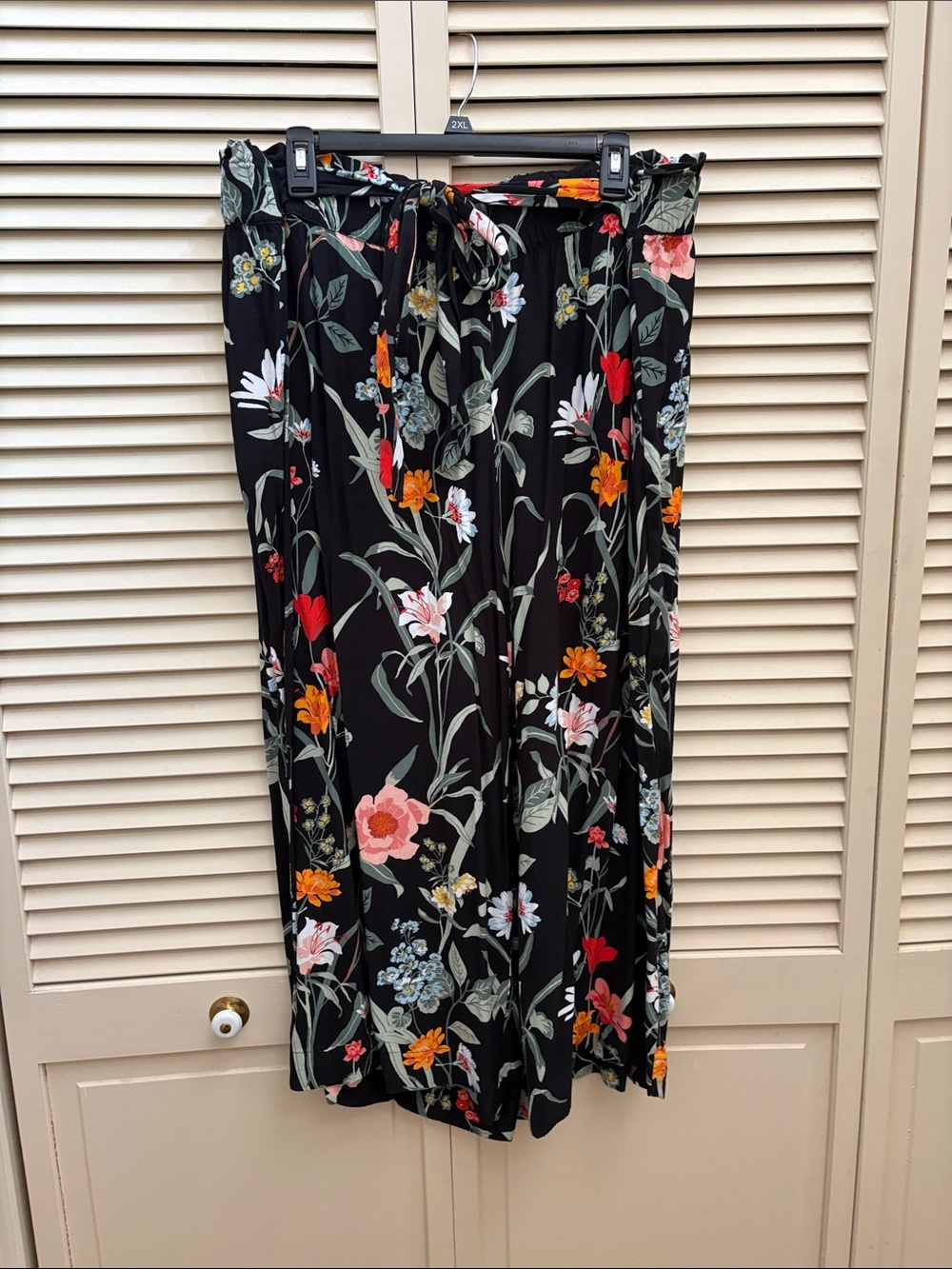 Black Floral Tie-Waist Wide Leg Crop Pants Loft Size 24w